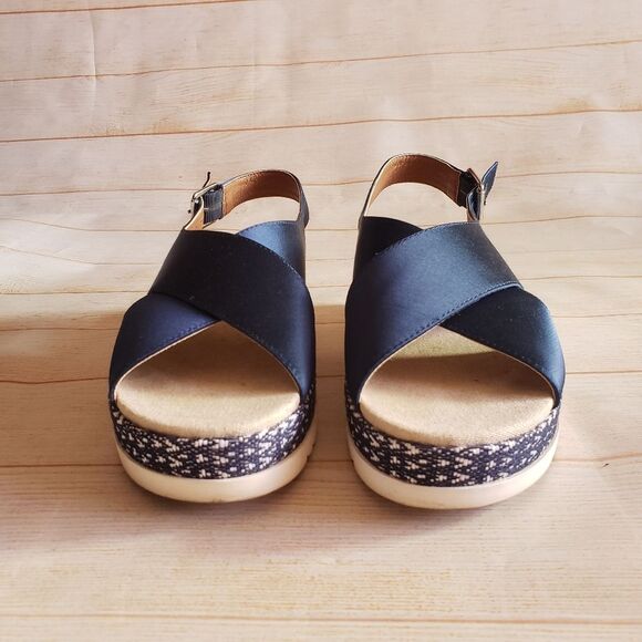 BCBGENERATION Xavier Satin Platform Cross Slingback Sandals Navy Size 8/38 - Picture 9 of 16